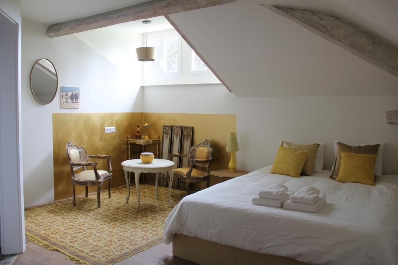 Le Relais Du Doubs En Bourgogne Bed & Breakfast Ciel Room photo